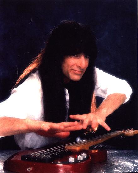 Rick's with G&L bass (1)